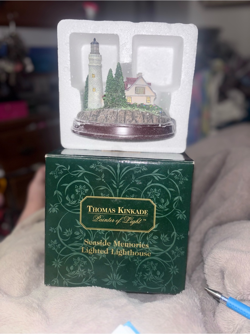 Thomas Kinkade Lighted Lighthouse Figurine - White, Green & Brown